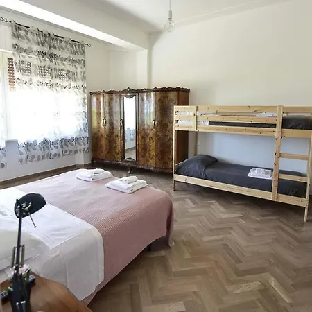 La Bottaia De' Roveri 3*